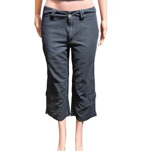 Women mid rise black cargo crop capris pants M